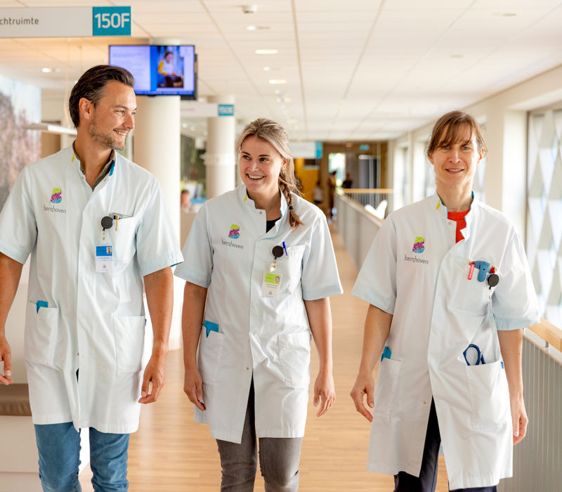 MR 0775 Specialisten Met Elkaar In Gesprek