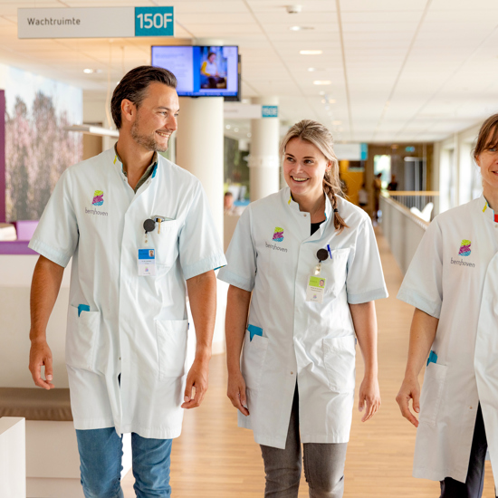 MR 0775 Specialisten Met Elkaar In Gesprek